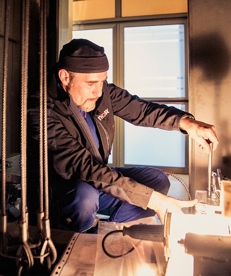 Thor_Aufzugsmonteur_Unterstützung